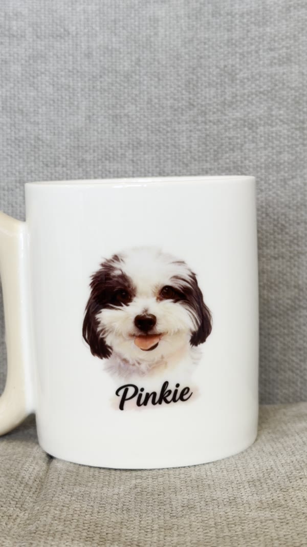 Matching physical mug and curved print surface